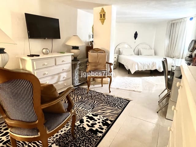 2 chambre Entreprise à vendre à Cabopino, Marbella avec piscine - 325 000 € (Ref: 7956762)