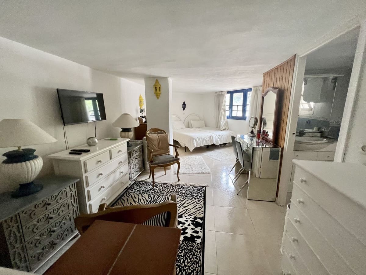2 Zimmer Firma/Unternehmen zu verkaufen in Cabopino mit Pool - 325.000 € (Ref: 7956762)