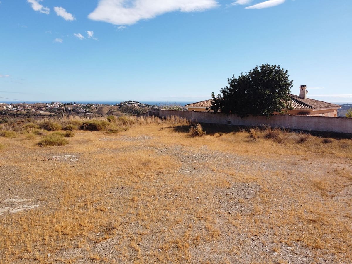 Building Plot for sale in Mijas Golf - € 250,000 (Ref: 7956778)