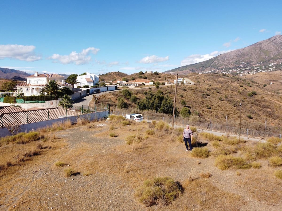 Building Plot for sale in Mijas Golf - € 250,000 (Ref: 7956778)