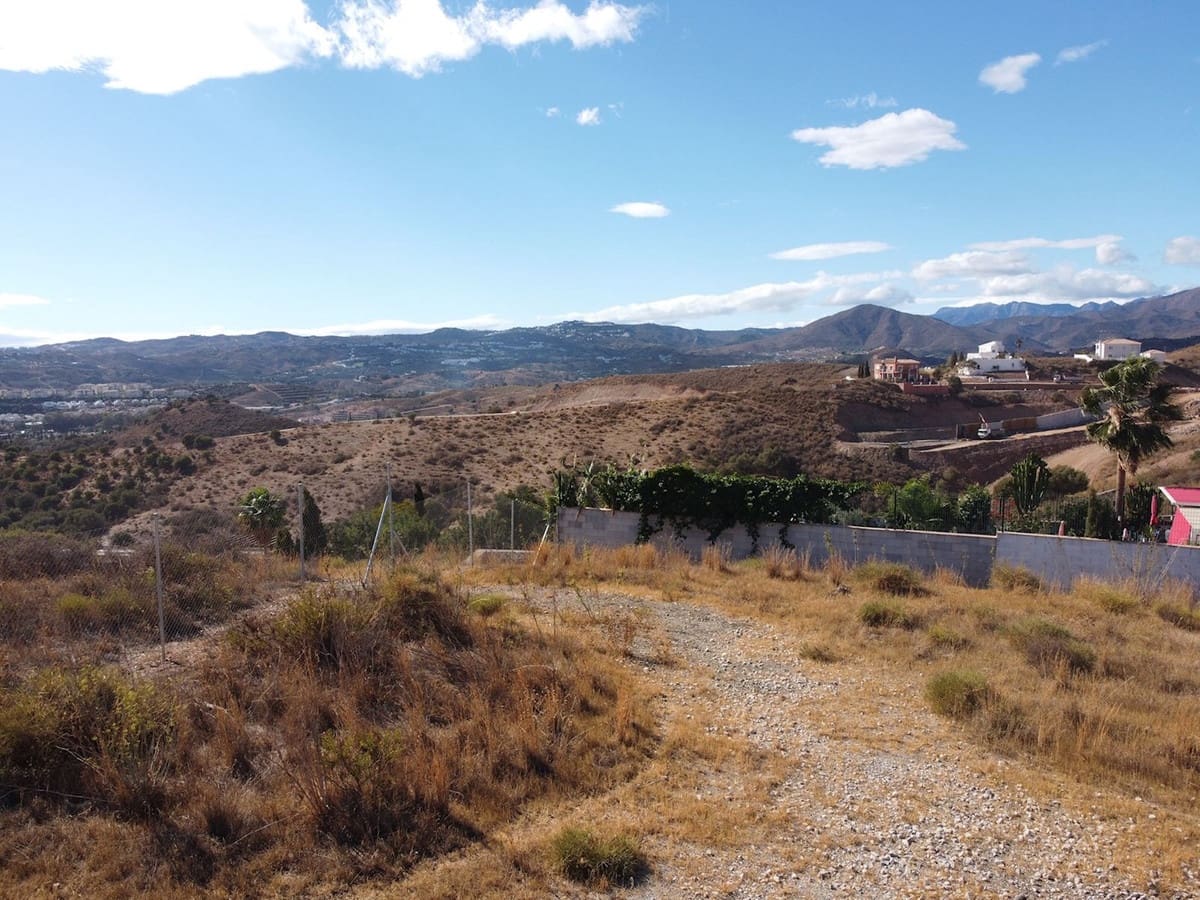 Building Plot for sale in Mijas Golf - € 250,000 (Ref: 7956778)