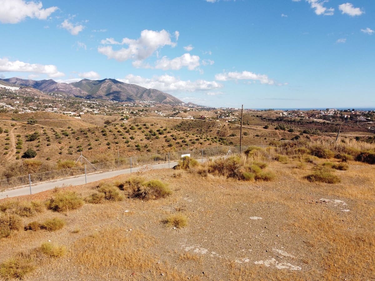 Building Plot for sale in Mijas Golf - € 250,000 (Ref: 7956778)