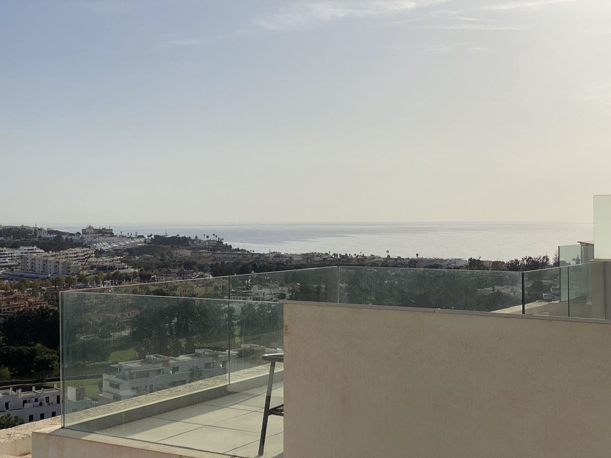 3 bedroom Apartment for sale in La Cala de Mijas with pool garage - € 625,000 (Ref: 7956784)