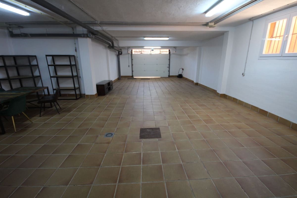 3 chambre Villa/Maison Semi-Mitoyenne à vendre à Marbella avec piscine garage - 890 000 € (Ref: 7956789)