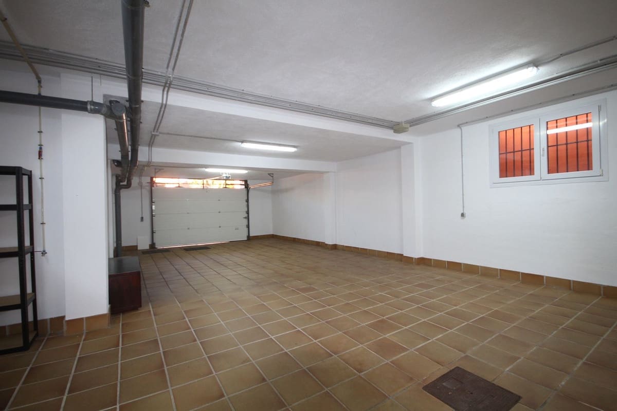 3 soverom Kjedet enebolig til salgs i Marbella med svømmebasseng garasje - € 990 000 (Ref: 7956789)