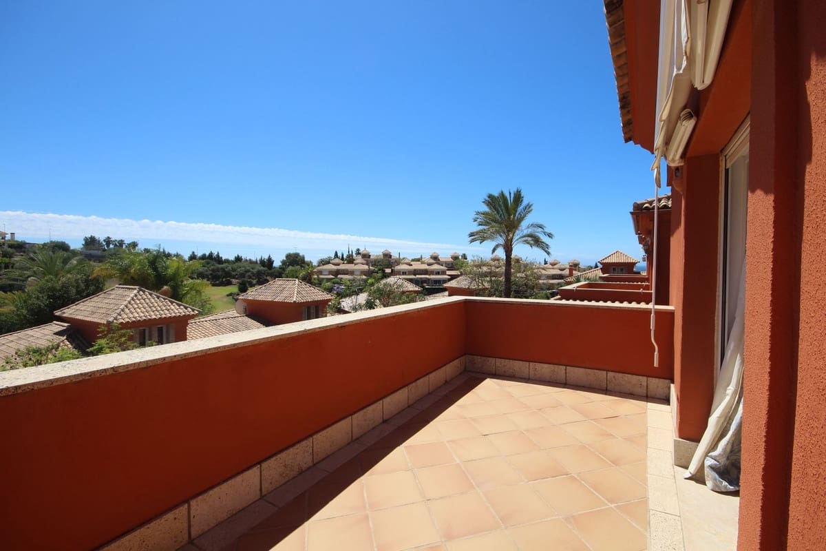 3 soverom Kjedet enebolig til salgs i Marbella med svømmebasseng garasje - € 990 000 (Ref: 7956789)