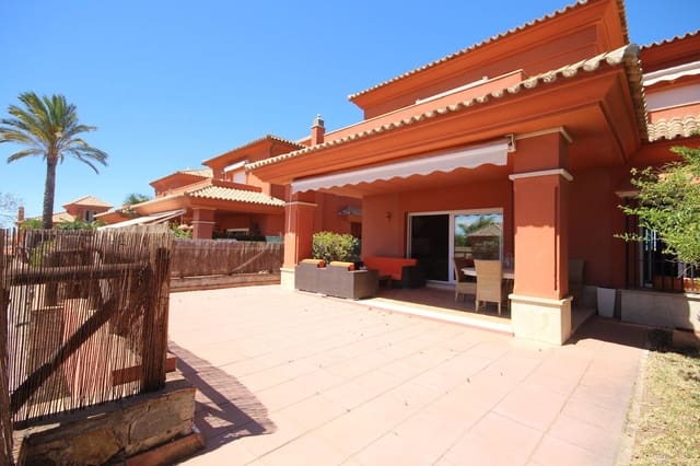 3 sovrum Semi-fristående Villa till salu i Santa Clara, Marbella med pool garage - 990 000 € (Ref: 7956789)