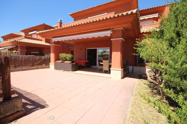 3 sovrum Semi-fristående Villa till salu i Santa Clara, Marbella med pool garage - 990 000 € (Ref: 7956789)