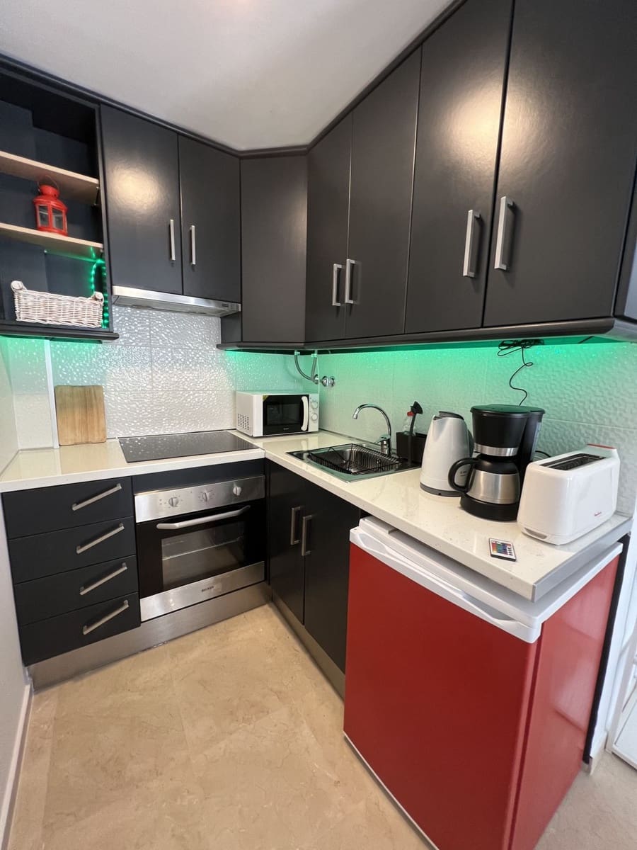 1 makuuhuone Huoneisto myytävänä paikassa Cabopino - 325 000 € (Ref: 7956795)