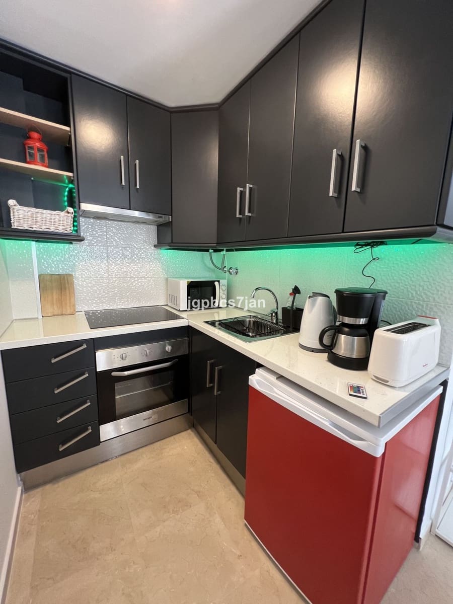 1 slaapkamer Appartement te koop in Cabopino - € 345.000 (Ref: 7956795)