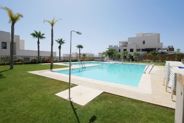 Apartamento de 2 habitaciones en La Cala de Mijas, Mijas en venta con piscina garaje - 399.950 € (Ref: 7956826)