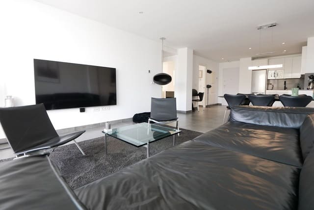 Apartamento de 2 habitaciones en La Cala de Mijas, Mijas en venta con piscina garaje - 399.950 € (Ref: 7956826)