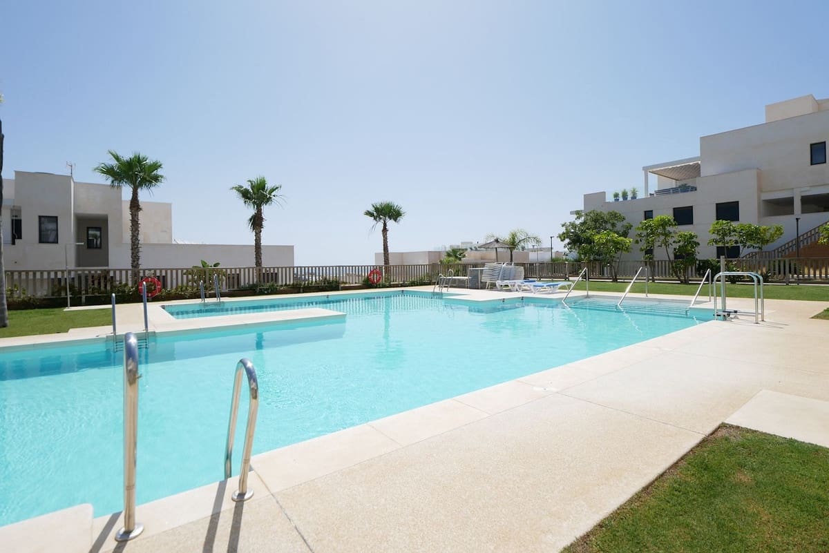 2 Zimmer Apartment zu verkaufen in La Cala de Mijas mit Pool Garage - 399.950 € (Ref: 7956826)