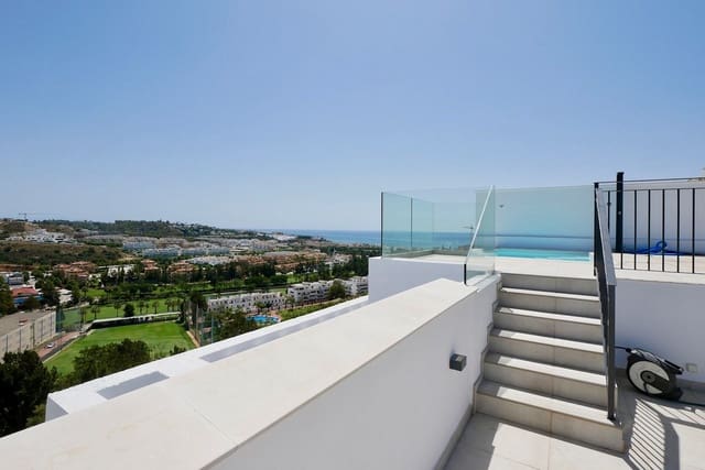 4 bedroom Penthouse for sale in La Cala de Mijas, Mijas with pool garage - € 895,000 (Ref: 7956827)