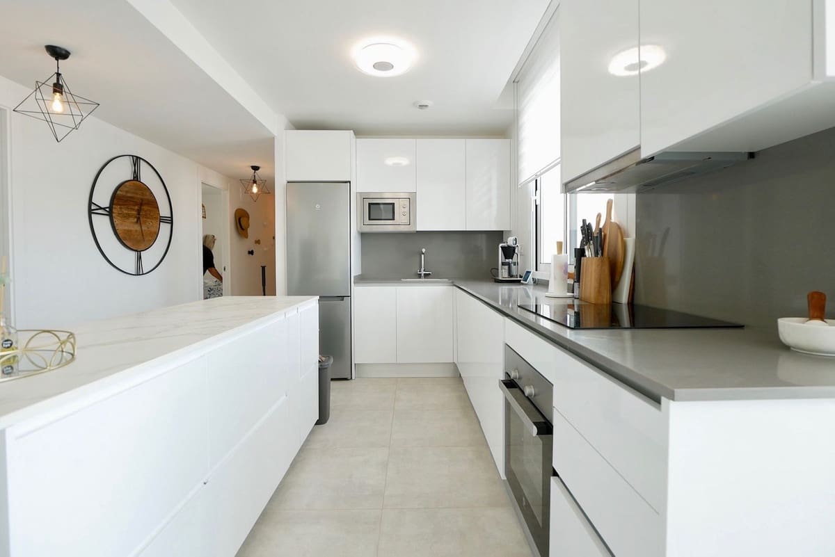 4 chambre Penthouse à vendre à La Cala de Mijas avec piscine garage - 895 000 € (Ref: 7956827)