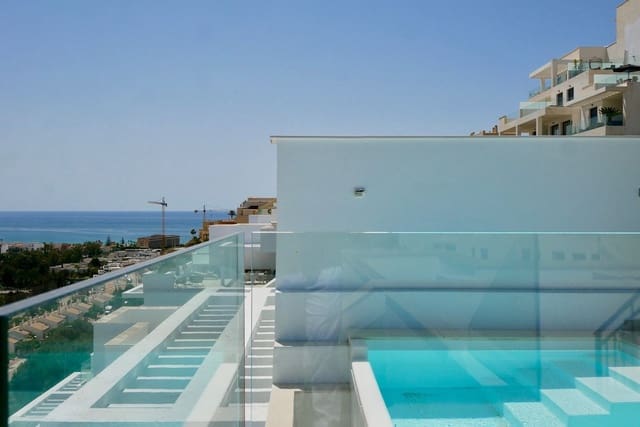 4 makuuhuone Kattohuoneisto myytävänä paikassa La Cala de Mijas, Mijas mukana uima-altaan 
autotalli - 895 000 € (Ref: 7956827)