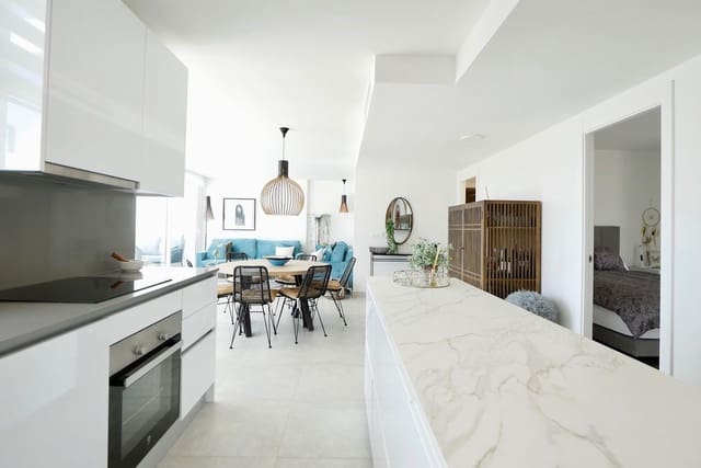 4 makuuhuone Kattohuoneisto myytävänä paikassa La Cala de Mijas, Mijas mukana uima-altaan 
autotalli - 895 000 € (Ref: 7956827)