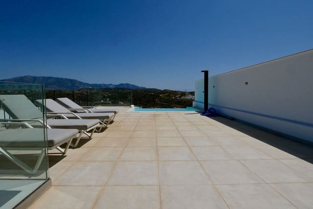 4 makuuhuone Kattohuoneisto myytävänä paikassa La Cala de Mijas, Mijas mukana uima-altaan 
autotalli - 895 000 € (Ref: 7956827)