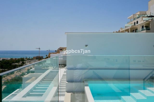 4 makuuhuone Kattohuoneisto myytävänä paikassa La Cala de Mijas, Mijas mukana uima-altaan 
autotalli - 895 000 € (Ref: 7956827)