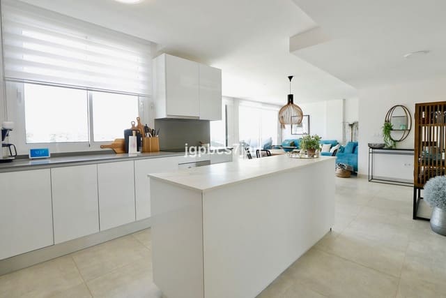 4 makuuhuone Kattohuoneisto myytävänä paikassa La Cala de Mijas, Mijas mukana uima-altaan 
autotalli - 895 000 € (Ref: 7956827)
