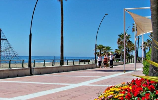 3 camera da letto Casa in vendita in Estepona con piscina garage - 335.000 € (Rif: 7956845)