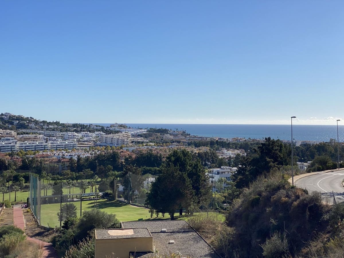 2 bedroom Apartment for sale in La Cala de Mijas with pool garage - € 449,950 (Ref: 7956856)