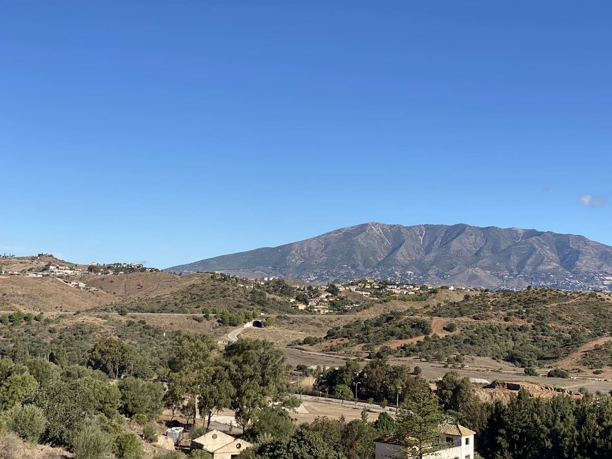 2 bedroom Apartment for sale in La Cala de Mijas with pool garage - € 449,950 (Ref: 7956856)