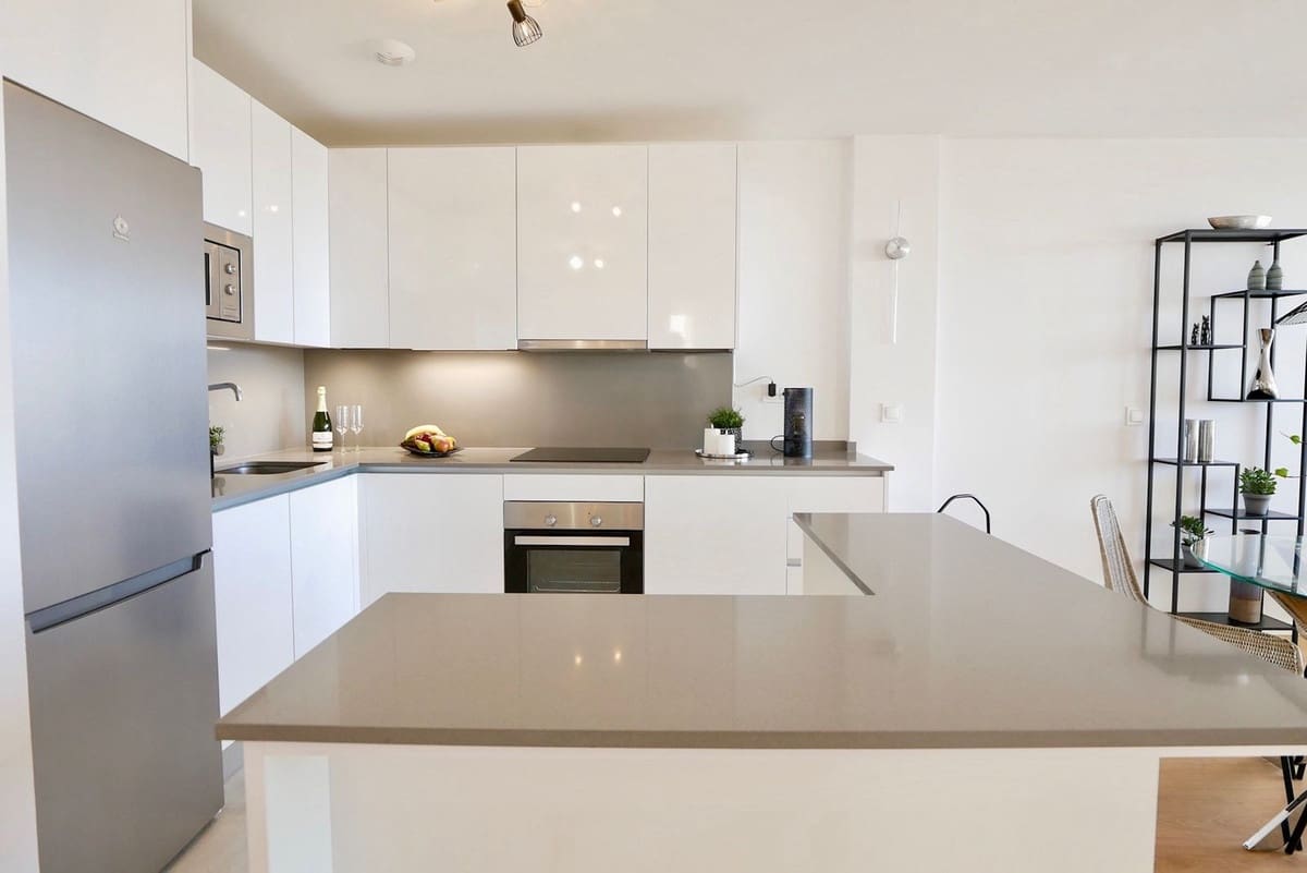 2 Zimmer Apartment zu verkaufen in La Cala de Mijas mit Pool Garage - 449.950 € (Ref: 7956856)