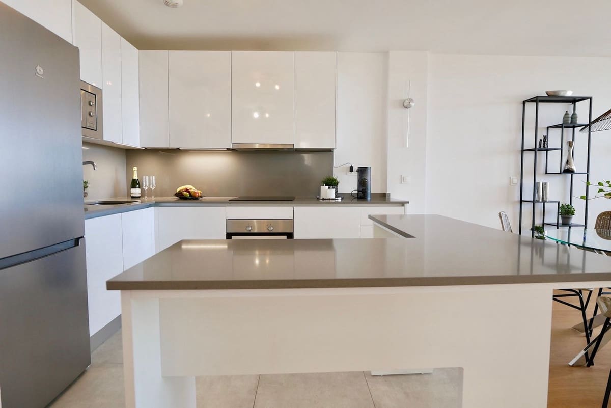 2 Zimmer Apartment zu verkaufen in La Cala de Mijas mit Pool Garage - 449.950 € (Ref: 7956856)