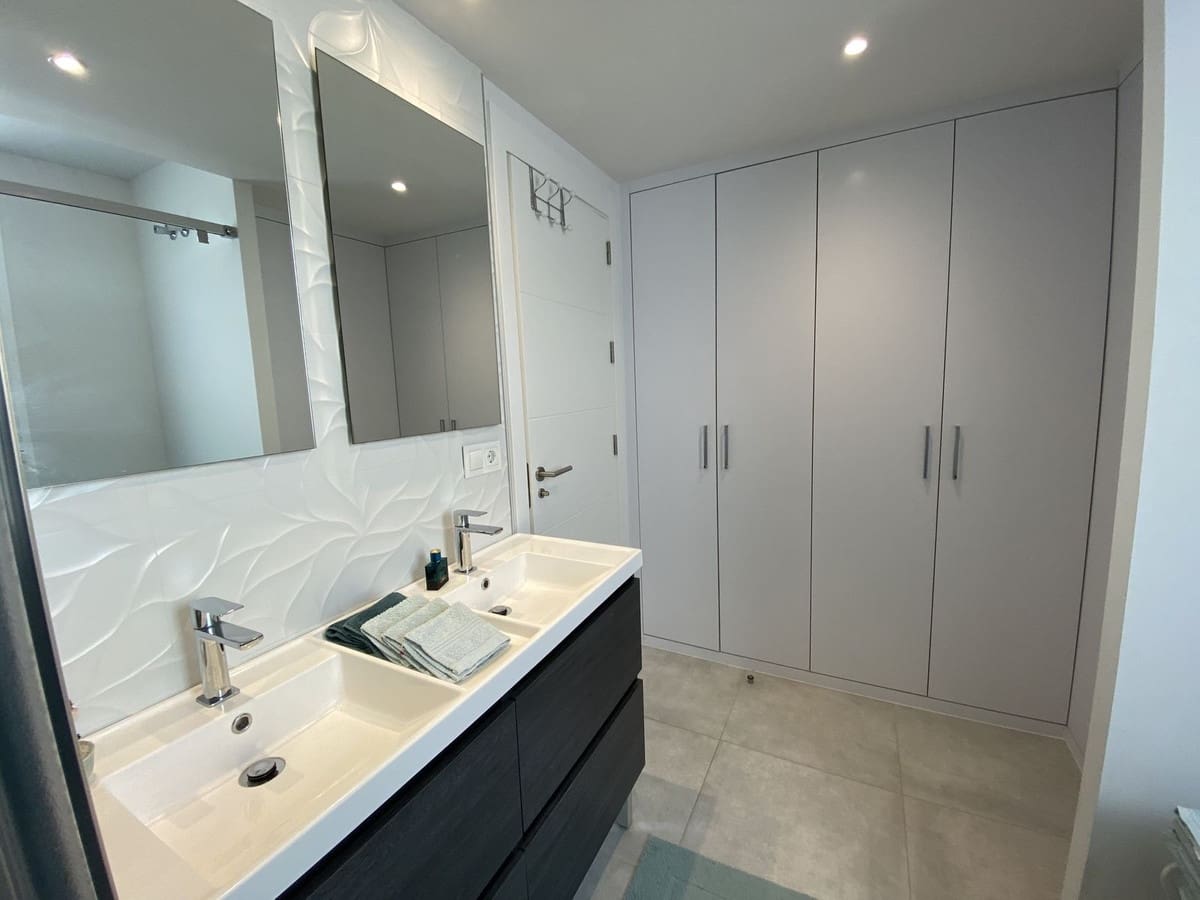2 Zimmer Apartment zu verkaufen in La Cala de Mijas mit Pool Garage - 449.950 € (Ref: 7956856)