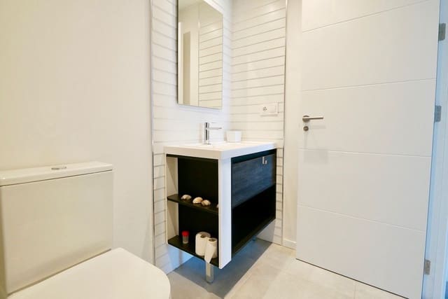 3 soveværelse Lejlighed til salg i La Cala de Mijas, Mijas - € 449.000 (Ref: 7972041)