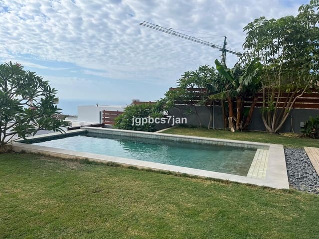 5 chambre Villa/Maison à vendre à Benalmádena pueblo, Benalmádena avec piscine - 1 500 000 € (Ref: 8125334)