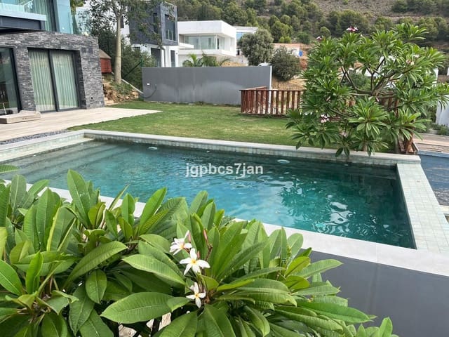 5 chambre Villa/Maison à vendre à Benalmádena pueblo, Benalmádena avec piscine - 1 500 000 € (Ref: 8125334)
