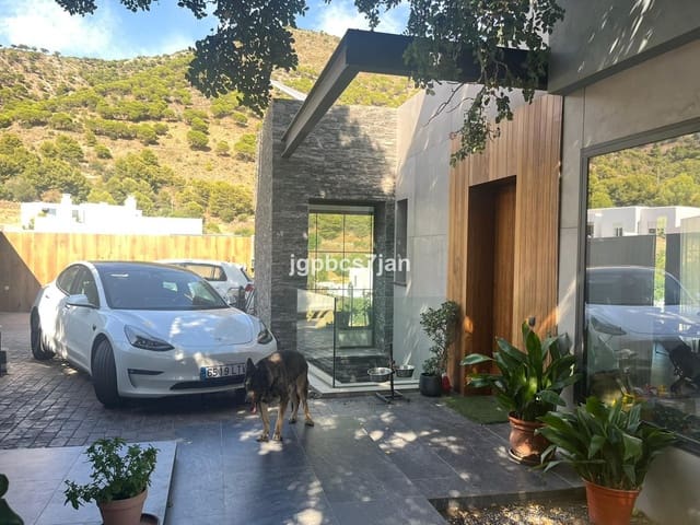 5 chambre Villa/Maison à vendre à Benalmádena pueblo, Benalmádena avec piscine - 1 500 000 € (Ref: 8125334)