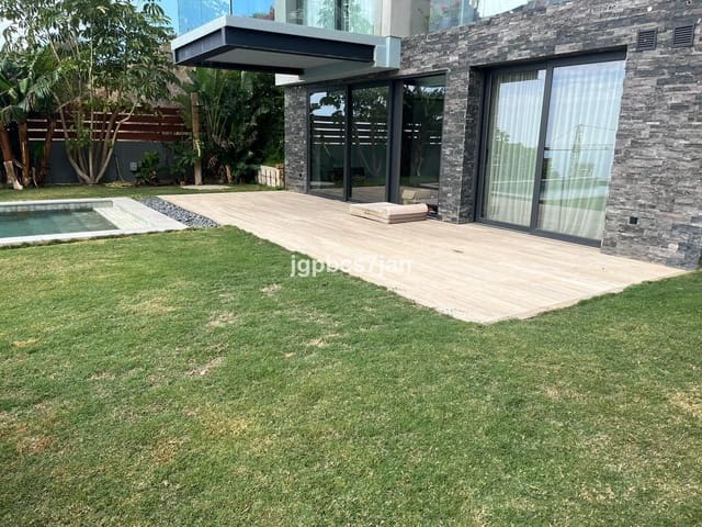 5 chambre Villa/Maison à vendre à Benalmádena pueblo, Benalmádena avec piscine - 1 500 000 € (Ref: 8125334)