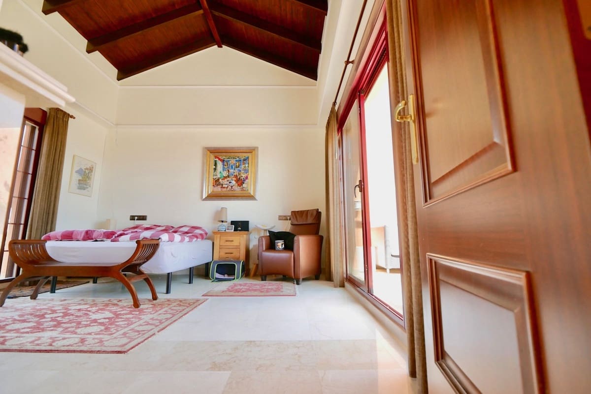 3 sypialnia Penthouse na sprzedaż w La Mairena - 635 000 € (Ref: 8222112)