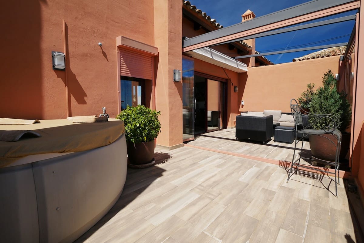 3 makuuhuone Kattohuoneisto myytävänä paikassa La Mairena - 635 000 € (Ref: 8222112)