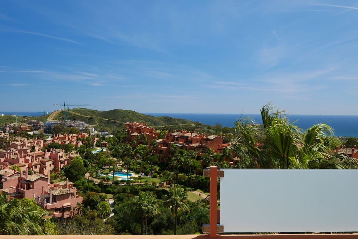 3 makuuhuone Kattohuoneisto myytävänä paikassa La Mairena - 635 000 € (Ref: 8222112)