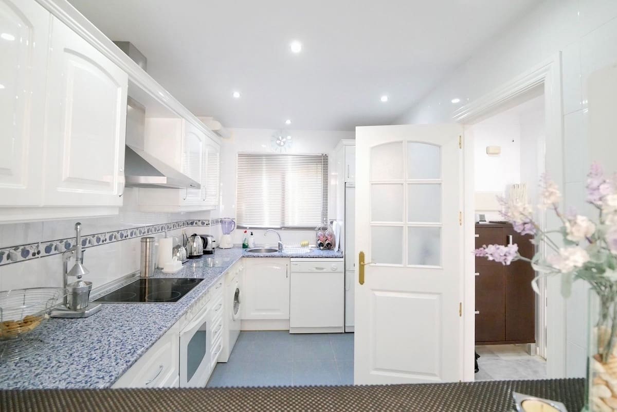 3 chambre Appartement à vendre à Calahonda avec piscine - 340 000 € (Ref: 8250942)