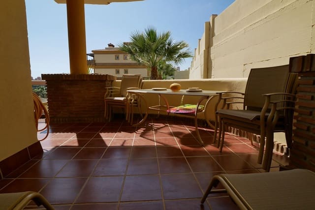 3 makuuhuone Huoneisto myytävänä paikassa Calahonda, Mijas mukana uima-altaan - 340 000 € (Ref: 8250942)