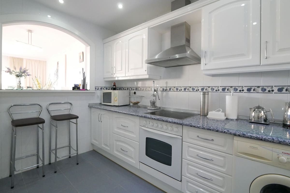 3 chambre Appartement à vendre à Calahonda avec piscine - 340 000 € (Ref: 8250942)