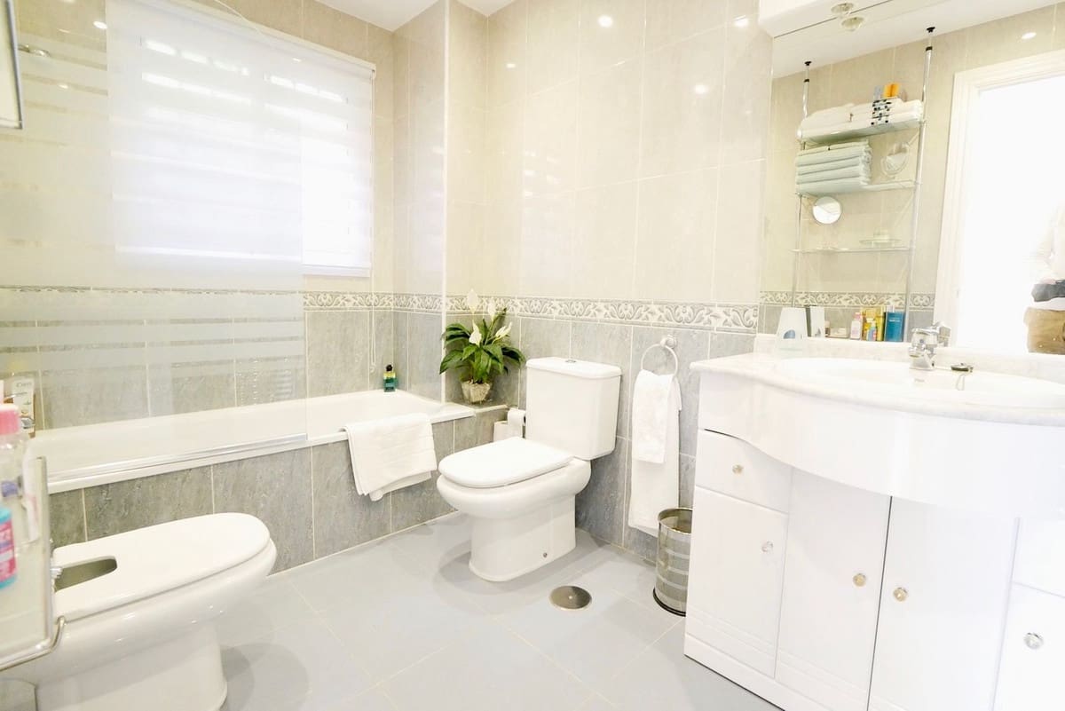 3 chambre Appartement à vendre à Calahonda avec piscine - 340 000 € (Ref: 8250942)