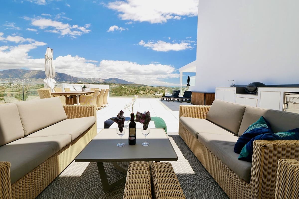 Apartamento de 3 habitaciones en La Cala de Mijas en venta con piscina garaje - 660.000 € (Ref: 8306805)