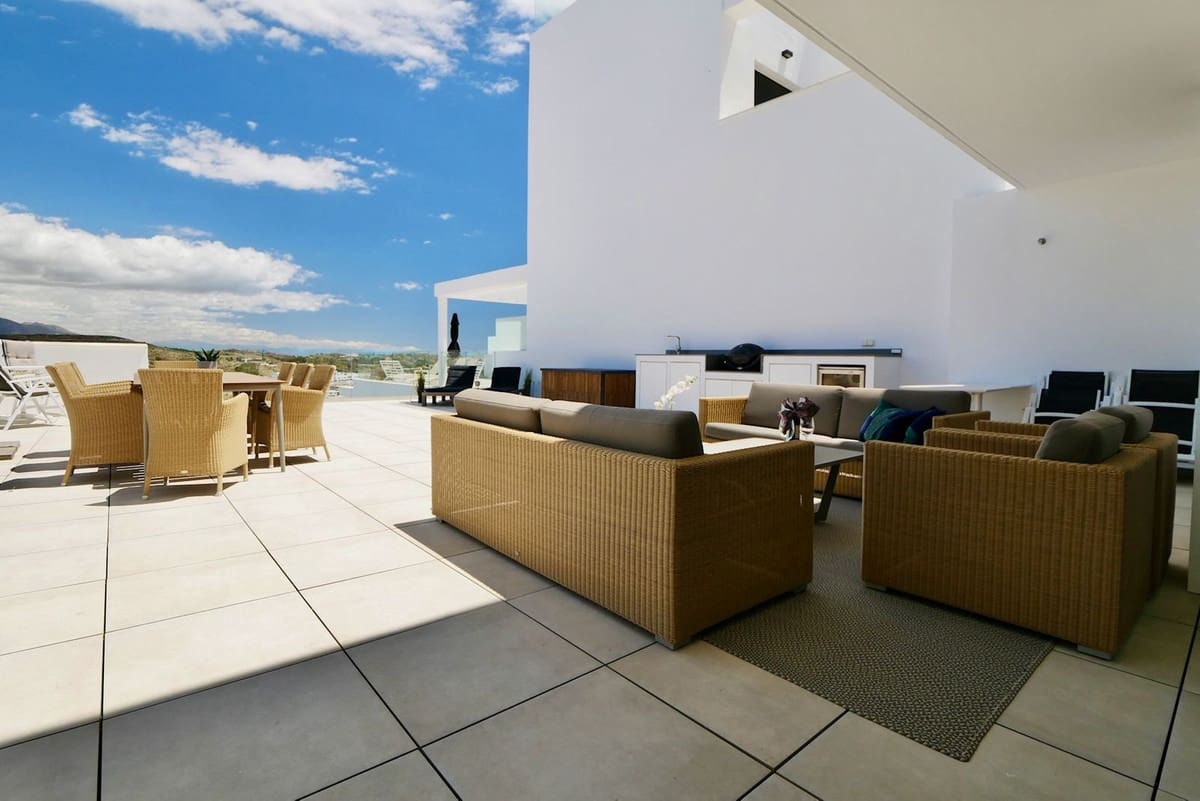 3 sypialnia Apartament na sprzedaż w La Cala de Mijas z basenem garażem - 660 000 € (Ref: 8306805)