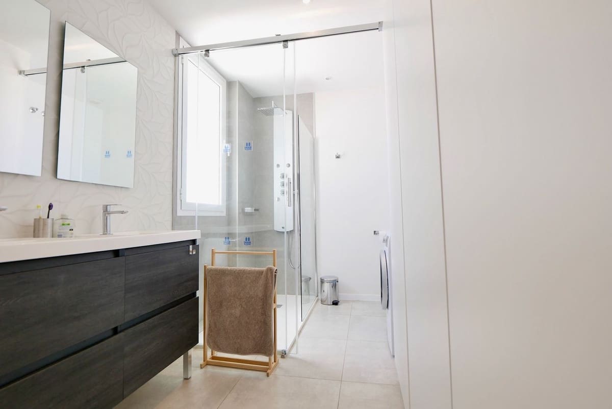 3 sypialnia Apartament na sprzedaż w La Cala de Mijas z basenem garażem - 660 000 € (Ref: 8306805)