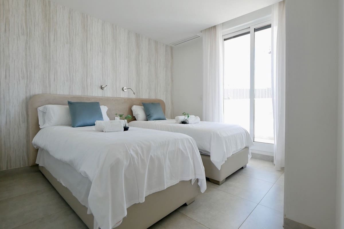 3 sypialnia Apartament na sprzedaż w La Cala de Mijas z basenem garażem - 660 000 € (Ref: 8306805)