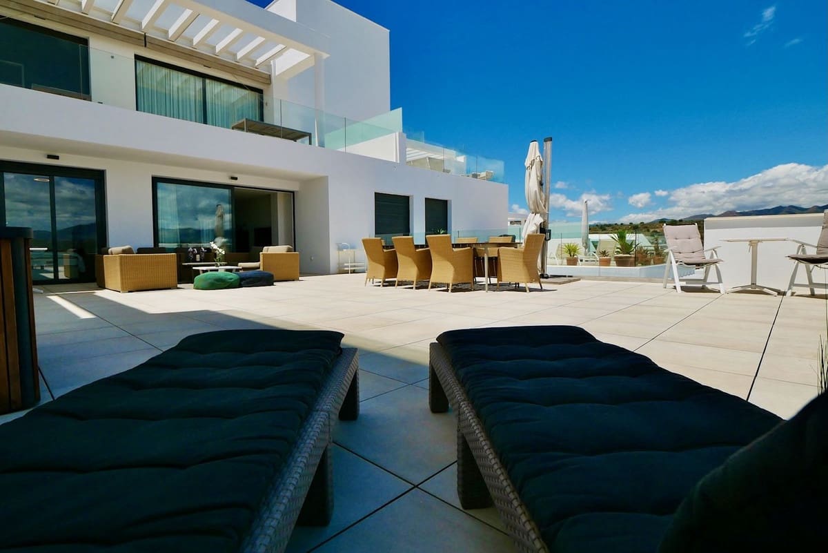 3 sypialnia Apartament na sprzedaż w La Cala de Mijas z basenem garażem - 660 000 € (Ref: 8306805)