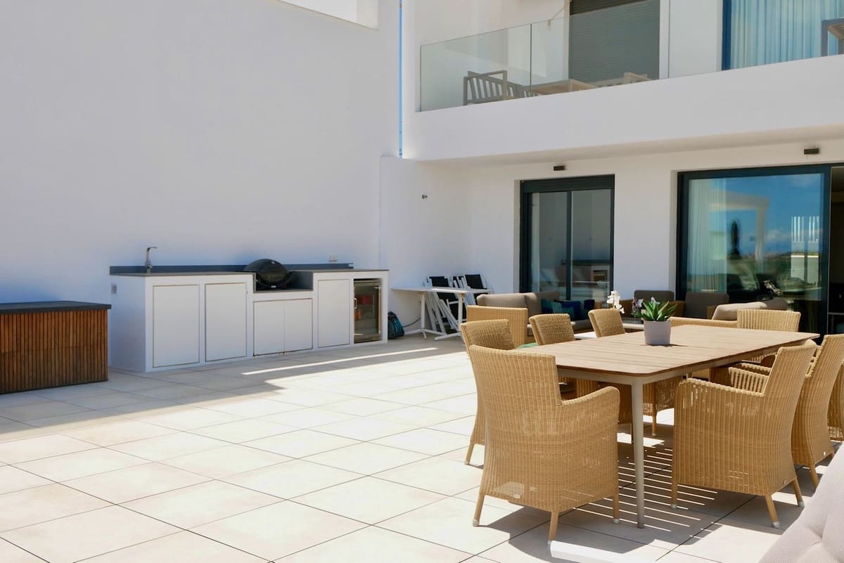 3 sypialnia Apartament na sprzedaż w La Cala de Mijas z basenem garażem - 660 000 € (Ref: 8306805)
