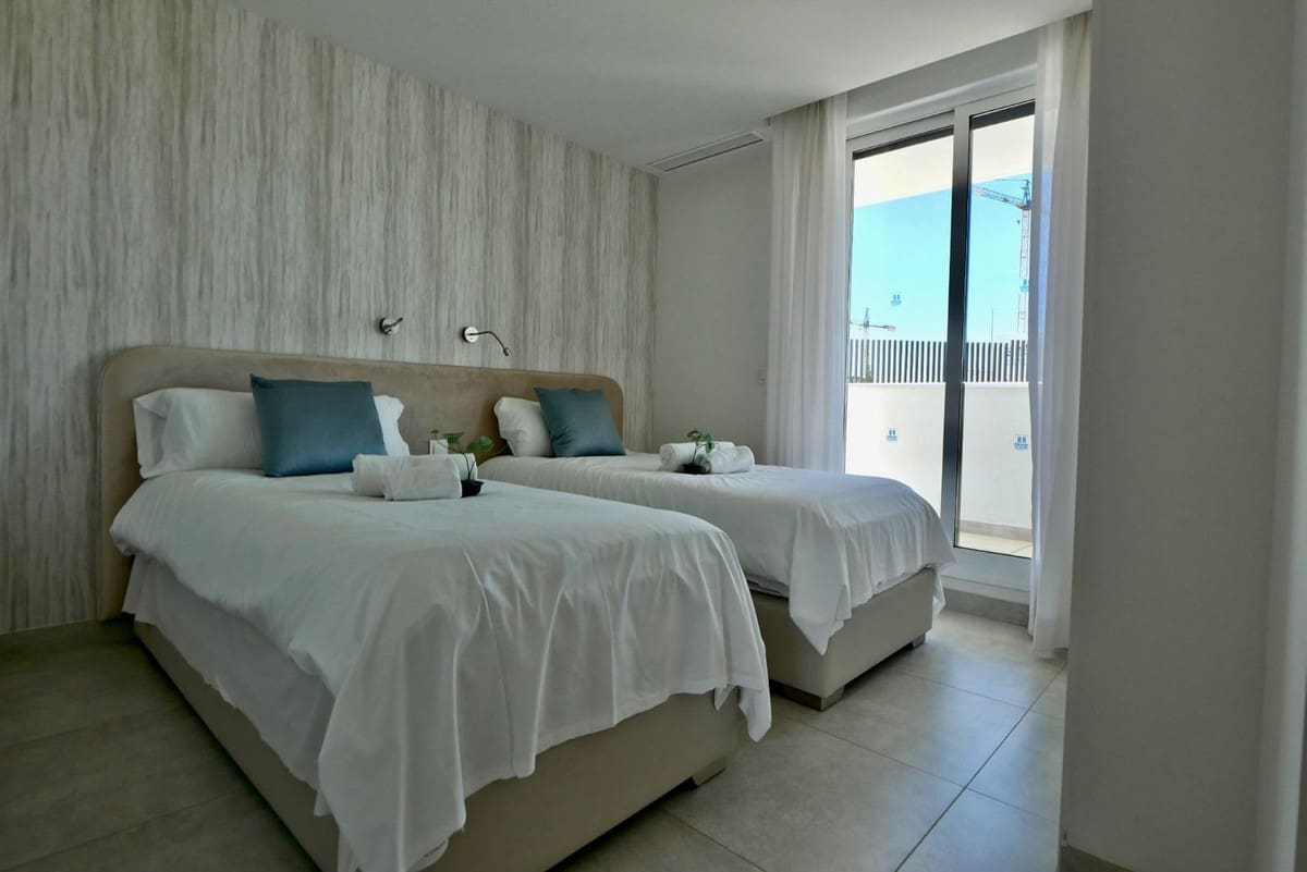 3 sypialnia Apartament na sprzedaż w La Cala de Mijas z basenem garażem - 660 000 € (Ref: 8306805)