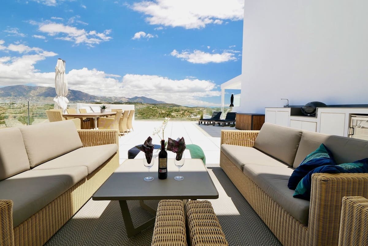 3 sypialnia Apartament na sprzedaż w La Cala de Mijas z basenem garażem - 660 000 € (Ref: 8306805)